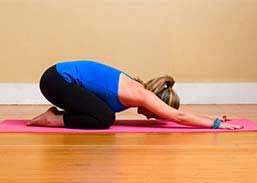 8 Yoga poses to do before going to bed