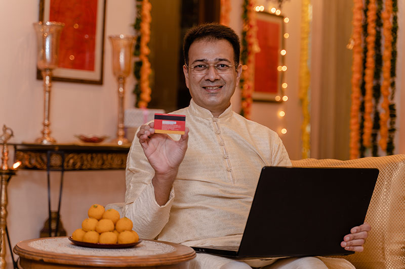 Celebrate a wholesome Diwali with Axis Bank Credit Card