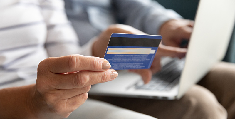 relationship-between-debit-card-and-savings-account