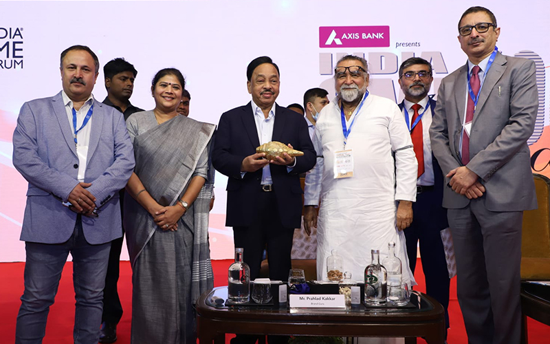 Axis Bank & India SME Forum present the 9th edition of India SME 100 Awards Axis Bank & India SME Forum present the 9th edition of India SME 100 Awards
