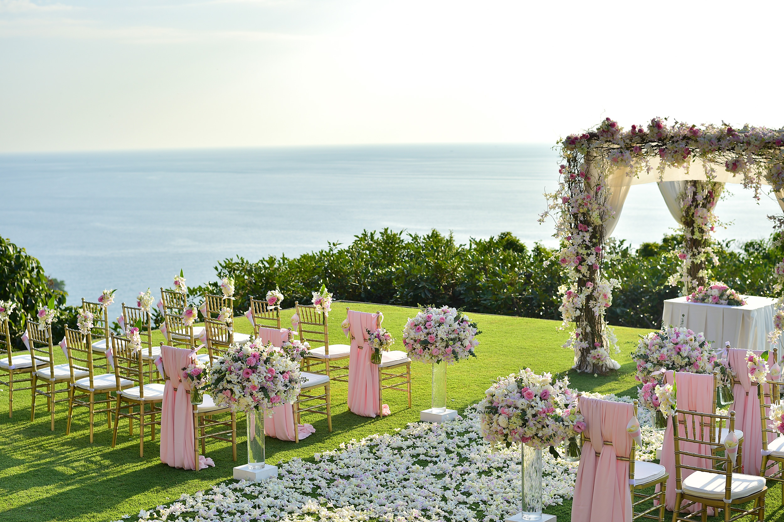 Thinking of a Destination Wedding- Here's How You can Make it a Reality